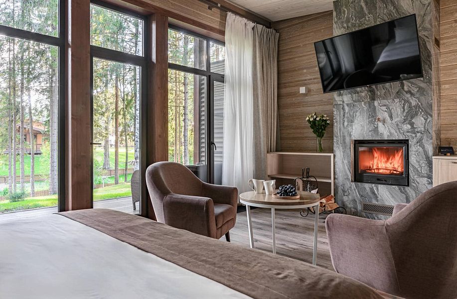 hotel-card